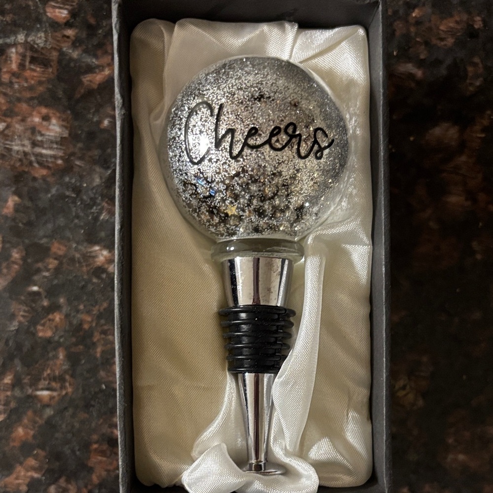 ROBERT STANDLEY DECORATIVE WINE BOTTLE STOPPER "CHEERS" NEW 4.5"